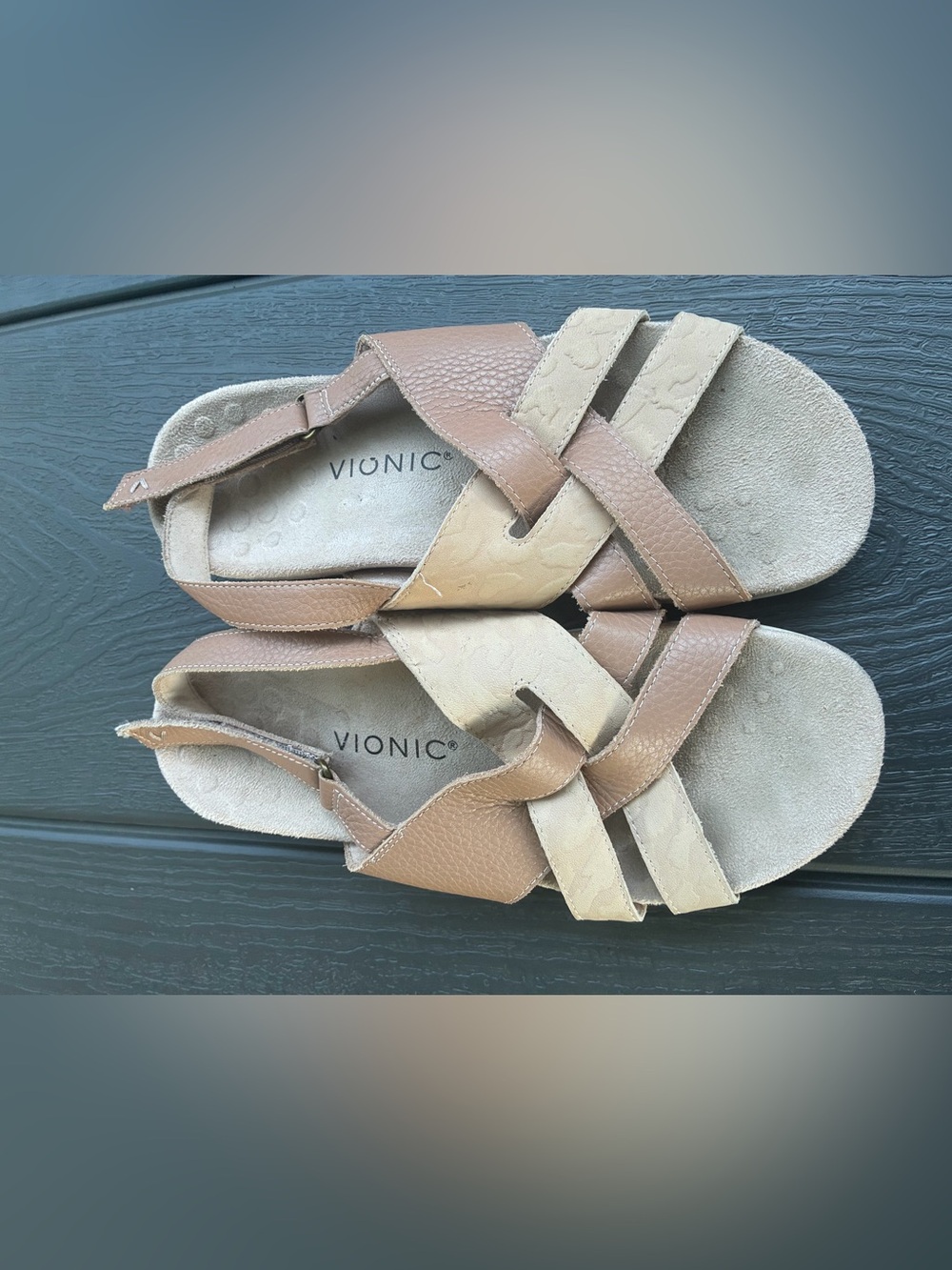 Vionic Women's Two-Tone Tan and Beige Crisscross Sandals